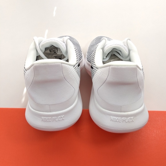 Nike Flex 2018 RN White/Black/Cool Grey Women 10 - Picture 4 of 6